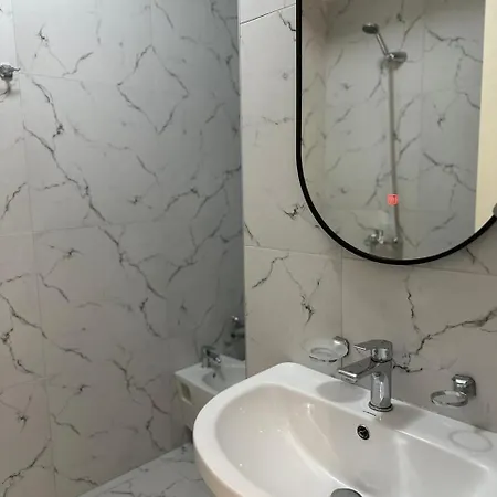 Agate Center ティラナ