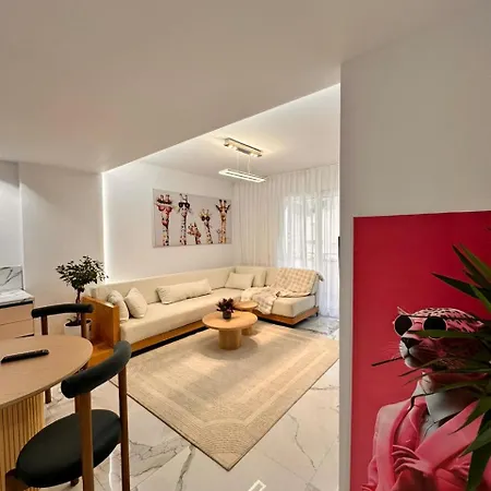 Agate Center * ティラナ