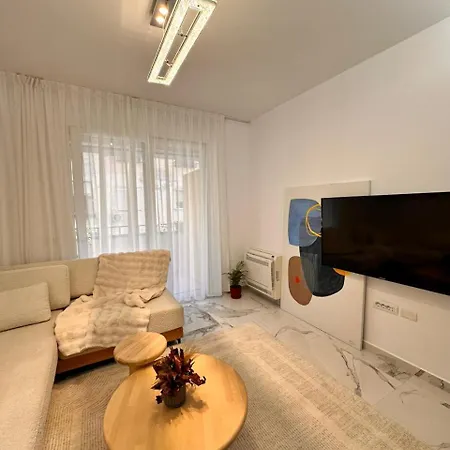 Agate Center アパート